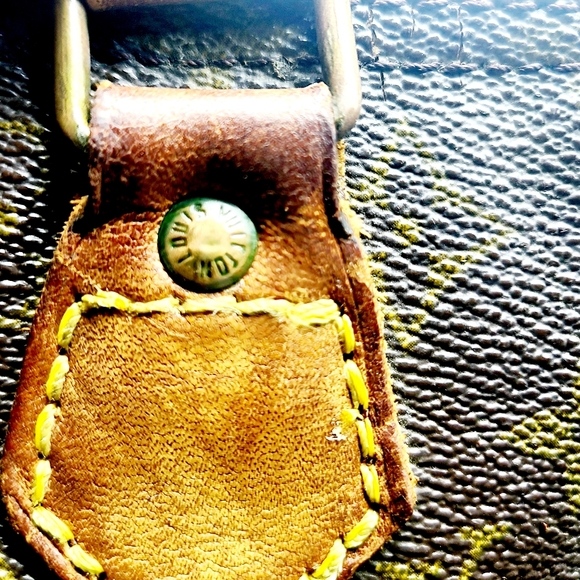 Louis Vuitton Monogram Speedy 30 Bag - Picture 9 of 11